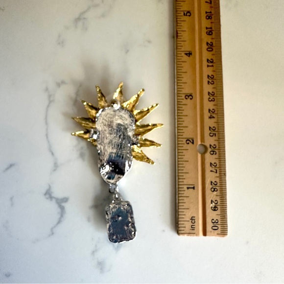 Schiaparelli Inspired Anatomy Ear Gold Silver Tone Earrings Pearl Rhinestones - Picture 13 of 14